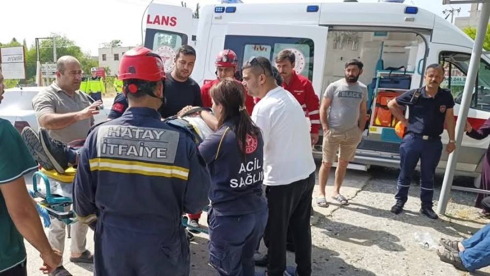 D&ouml;rtyol&rsquo;da trafik kazası: 2 yaralı
