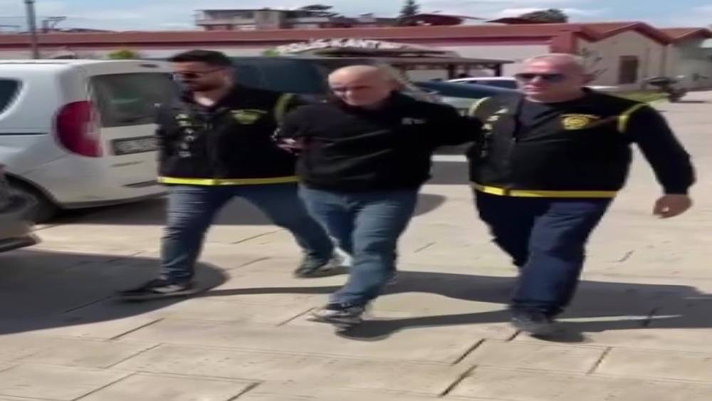 Aynı gece hem iş yerini hem otomobili soydu: Ş&uuml;pheli tutuklandı
