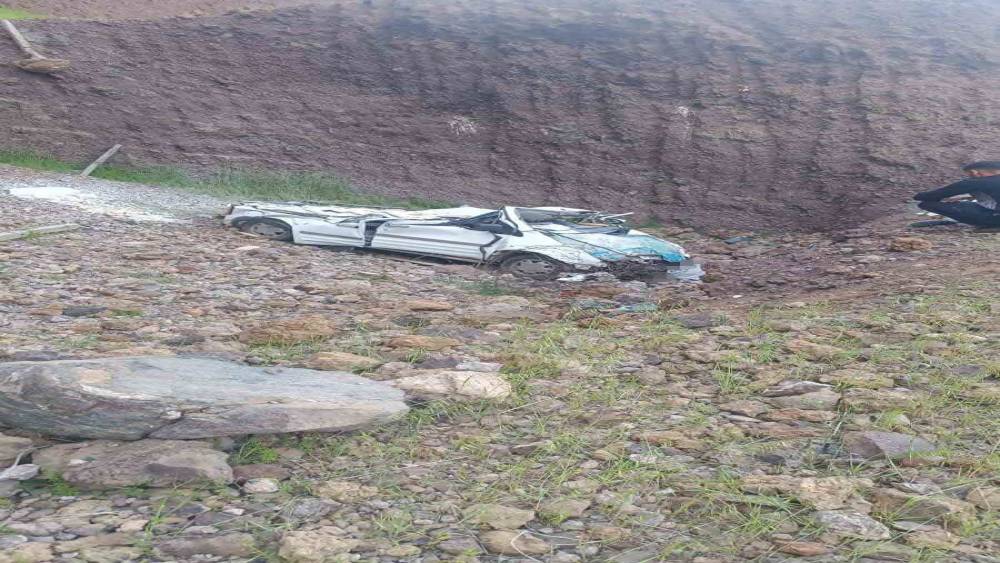 Şanlıurfa&rsquo;da kamyonet u&ccedil;uruma yuvarlandı: 1 &ouml;l&uuml;
