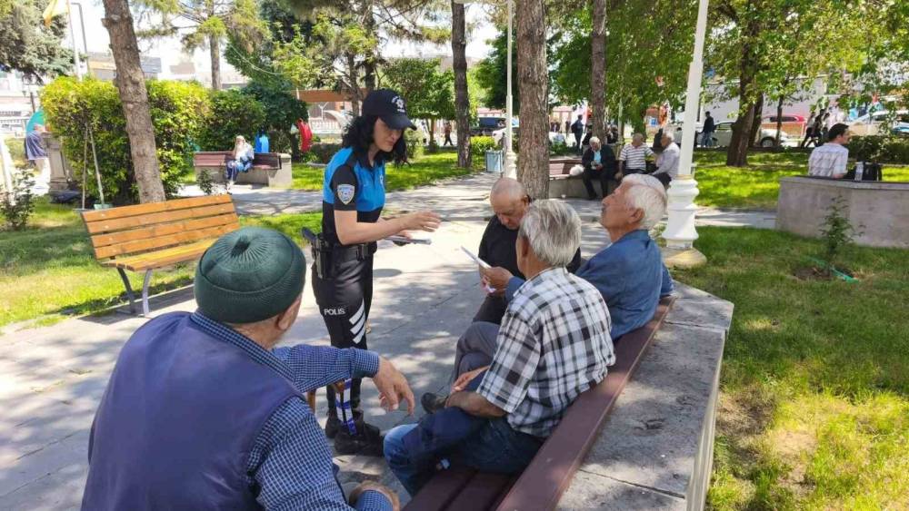 Erzincan Emniyeti 130 vatandaşı dolandırıcılığa karşı bilgilendirdi
