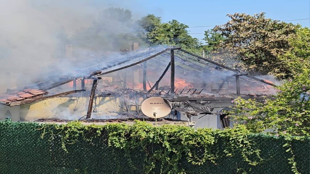 Kullanılmayan m&uuml;stakil evde &ccedil;ıkan yangın paniğe neden oldu
