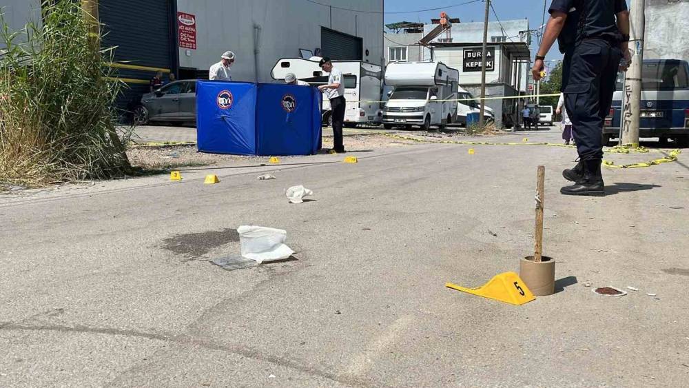 Bursa&rsquo;da dedikodu cinneti...Eniştesi ve eşini &ouml;ld&uuml;rd&uuml;
