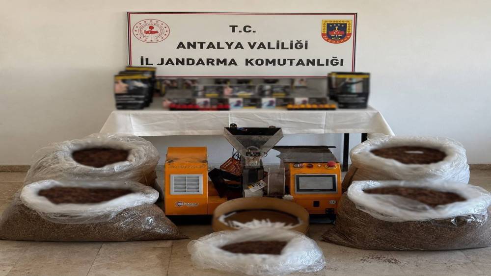Antalya&rsquo;da ka&ccedil;ak t&uuml;t&uuml;n operasyonunda 280 kilo kıyılmış t&uuml;t&uuml;n ele ge&ccedil;irildi
