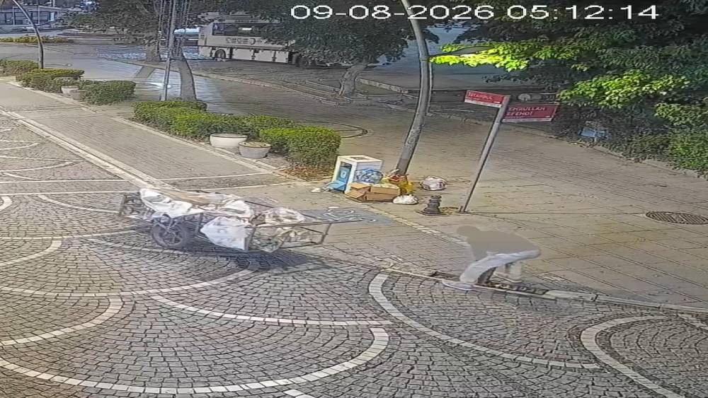 L&uuml;leburgaz&rsquo;da mazgal hırsızlığı kamerada
