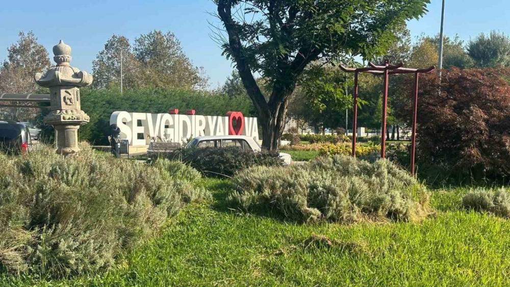 Yalova&rsquo;nın Japon Barış &Ccedil;anı&rsquo;nı &ccedil;aldılar, hurdacıya sattılar

