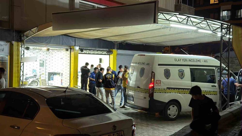 Silahlı kavgada hayatını kaybeden 1 kişinin cenazesi teslim alındı

