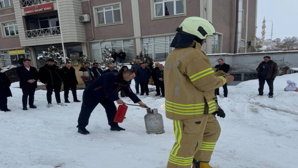 Demir&ouml;z&uuml;&rsquo;nde yangın tatbikatı ger&ccedil;ekleştirildi
