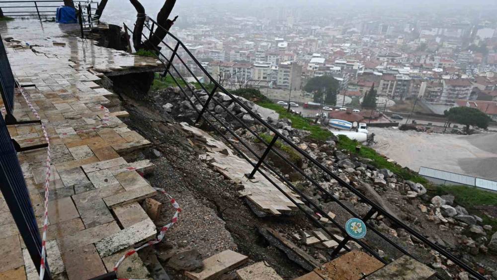 Manisa&rsquo;da &rsquo;sağanak yağış&rsquo; seferberliği
