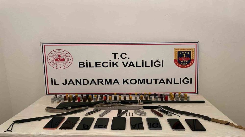 Bilecik&rsquo;te silah ka&ccedil;ak&ccedil;ılığı operasyonu: 11 kişi g&ouml;zaltına alındı
