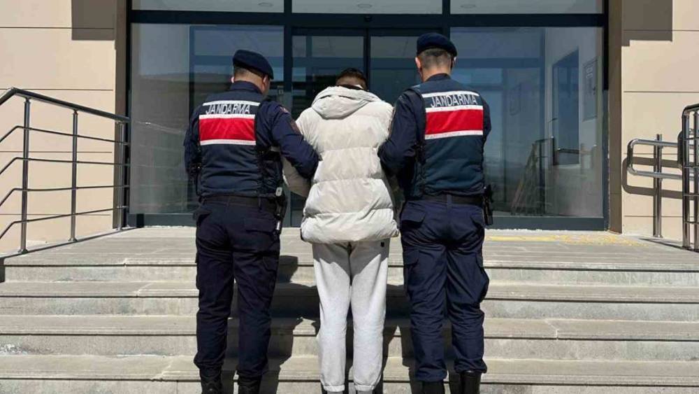 Kırıkkale&rsquo;de aranan 2 h&uuml;k&uuml;ml&uuml; jandarma operasyonuyla yakalandı
