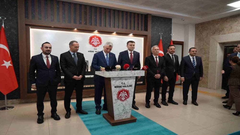 Ticaret Bakanı &Ouml;mer Bolat: "Niğde&rsquo;de geniş katılımlı istişareler yapacağız"

