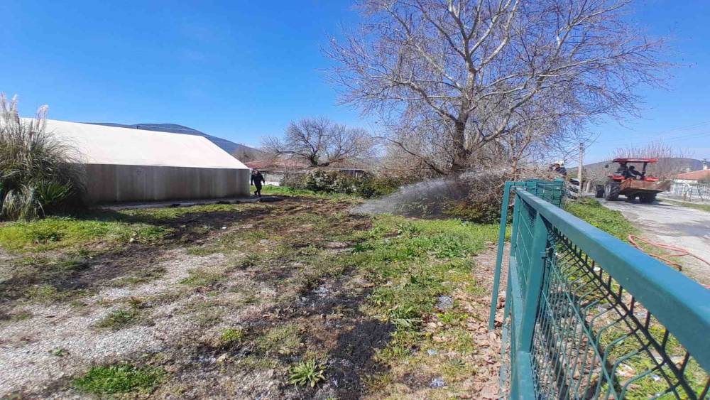 Yeşilyurt Maşat&rsquo;ta otluk yangını
