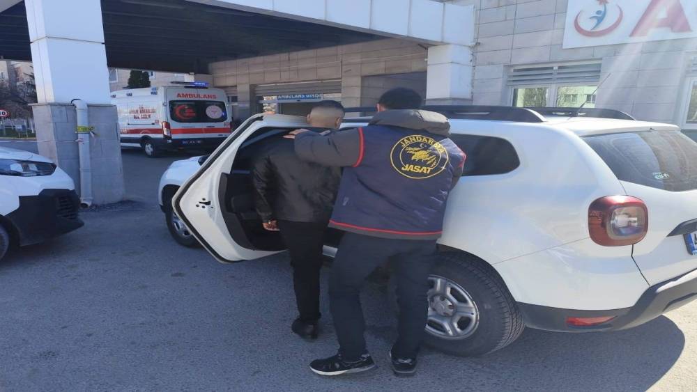 Kırşehir&rsquo;de 18 yıl 4 ay hapis cezasıyla aranan şahıs yakalandı
