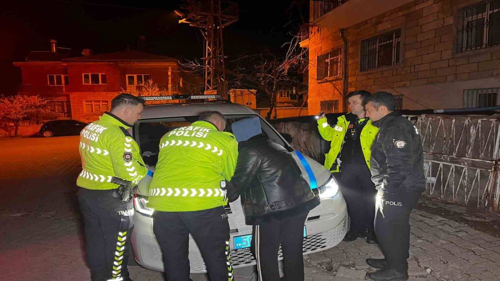 Nevşehir&rsquo;de İlgin&ccedil; Olay: Kaza sonrası, Arkadaşı aracı ka&ccedil;ırdı
