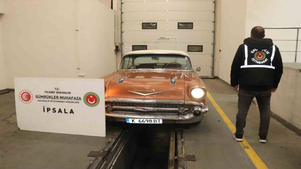 G&uuml;mr&uuml;kler Muhafaza ekipleri 233 ka&ccedil;ak araca el koydu, değeri 280 milyon 533 bin lira
