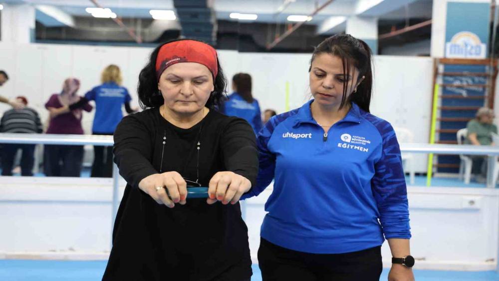 B&uuml;y&uuml;kşehir Belediyesi&rsquo;nden Parkinson hastalarına &ouml;zel eğitim

