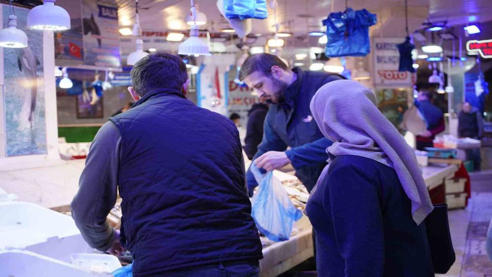 Sakarya&rsquo;da sezonun son balıkları vatandaşla buluşuyor
