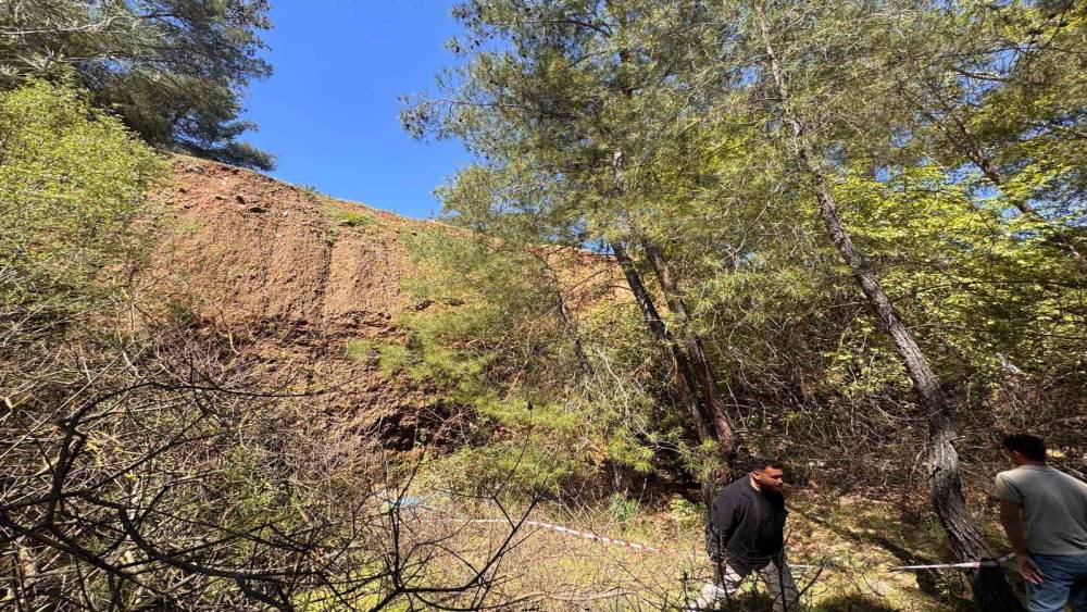 Fethiye&rsquo;de u&ccedil;urumdan d&uuml;şen gen&ccedil; hayatını kaybetti
