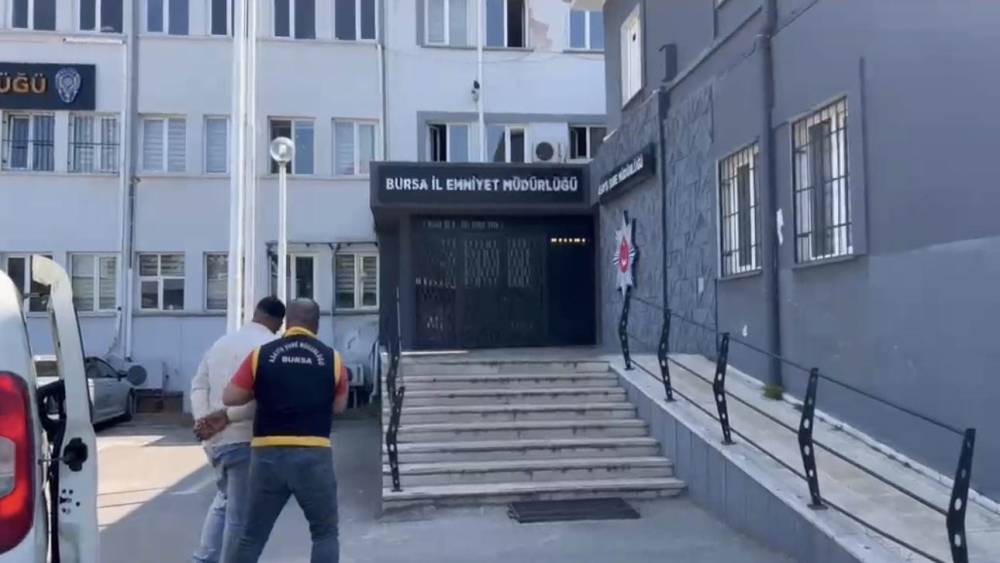 Husumetlisine sokak ortasında kurşun yağdırmıştı, 1 saat ge&ccedil;meden yakalandı
