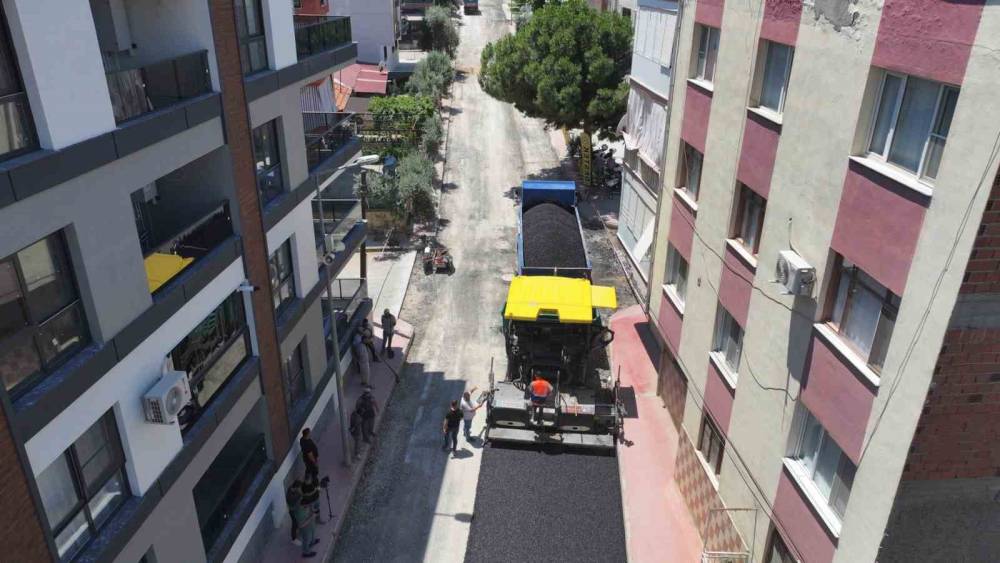 Alaşehir&rsquo;de 3 bin tonluk asfalt hamlesi
