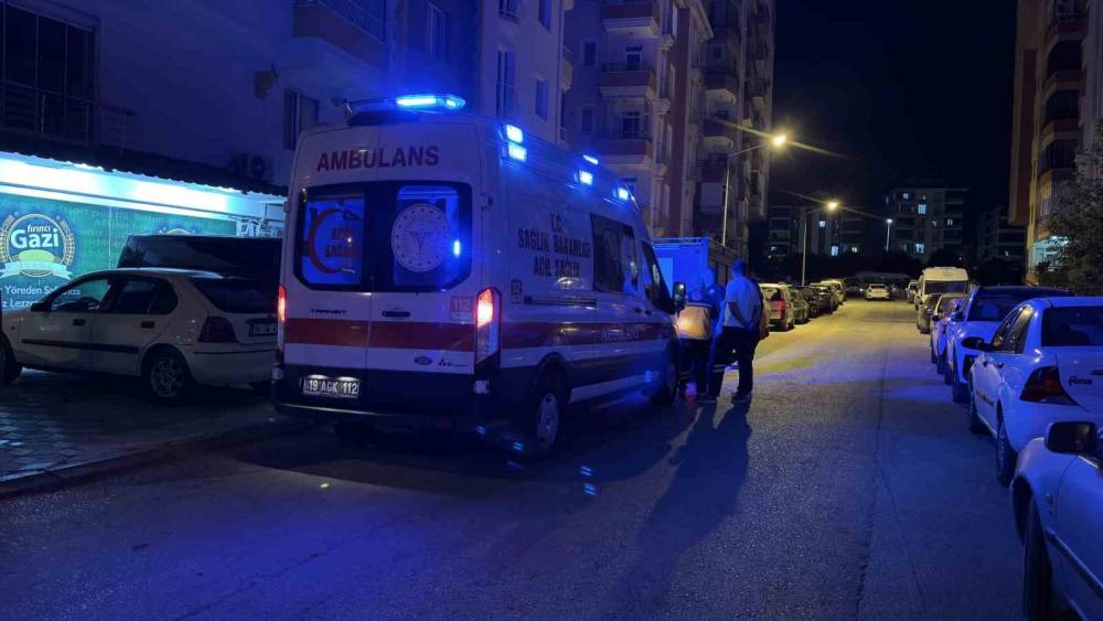 &Ccedil;orum&rsquo;da k&ouml;t&uuml; koku ihbarı ekipleri harakete ge&ccedil;irdi: 52 yaşındaki adam evinde &ouml;l&uuml; bulundu
