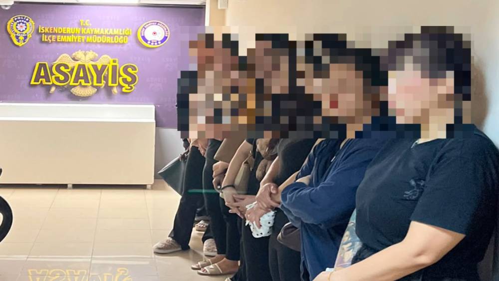 Hatay&rsquo;da SPA ve masaj salonlarında ka&ccedil;ak &ccedil;alıştırılan 9 kadın hakkında işlem yapıldı
