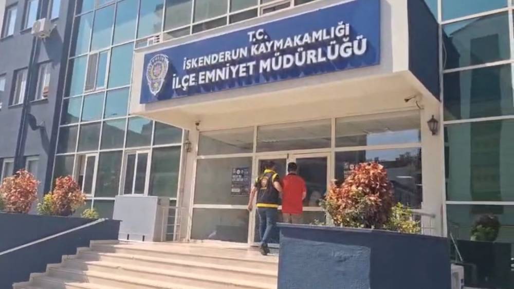 İskenderun&rsquo;da 3 yıl 4 ay hapis cezasıyla aranan şahıs yakalandı
