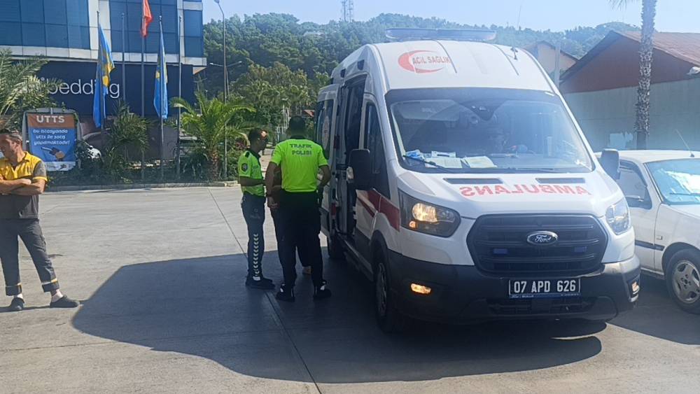 Manavgat&rsquo;ta motosiklet kazası: 2 yaralı

