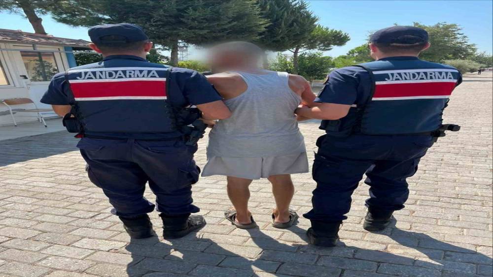 İncirliova&rsquo;da 8 yıl 10 ay hapis cezasıyla aranan h&uuml;k&uuml;ml&uuml; yakalandı
