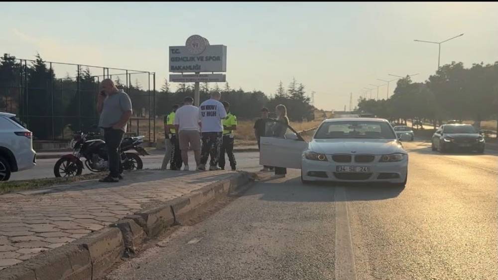Otomobil ile motosiklet &ccedil;arpıştı: 1 yaralı
