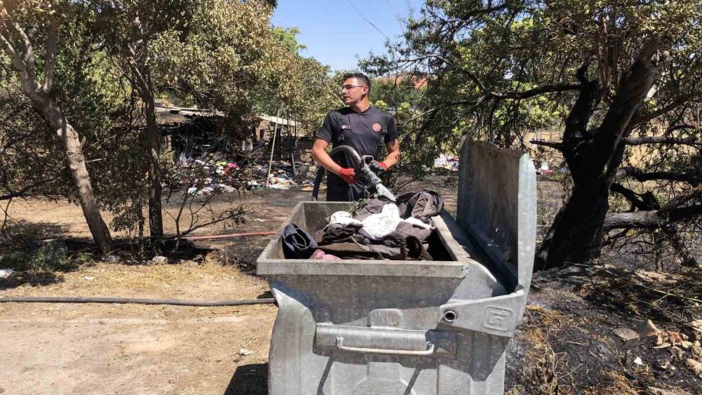 Konya&rsquo;da evlerin bitişiğinde yangın paniği
