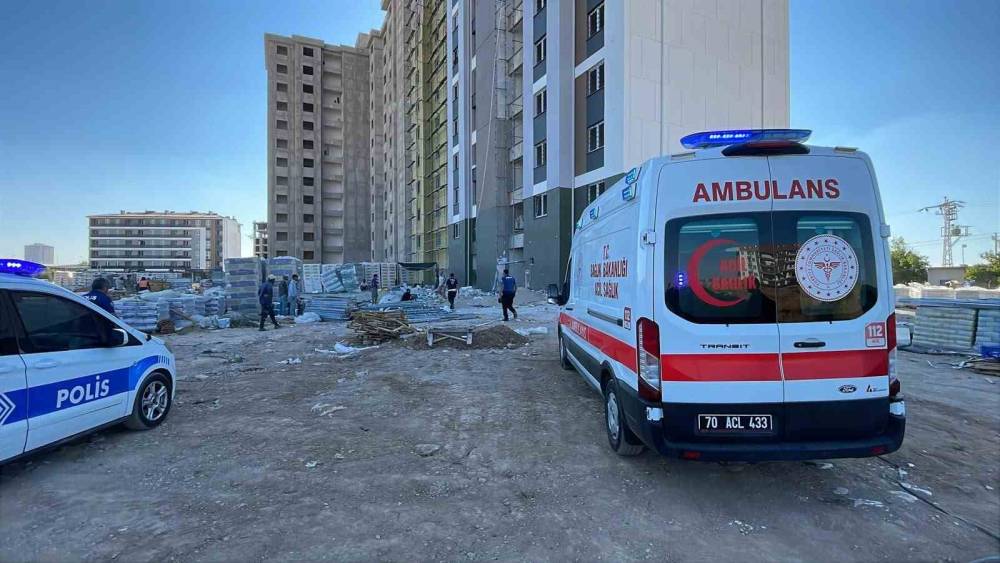 Karaman&rsquo;da 12&rsquo;nci kattan d&uuml;şen inşaat iş&ccedil;isi hayatını kaybetti
