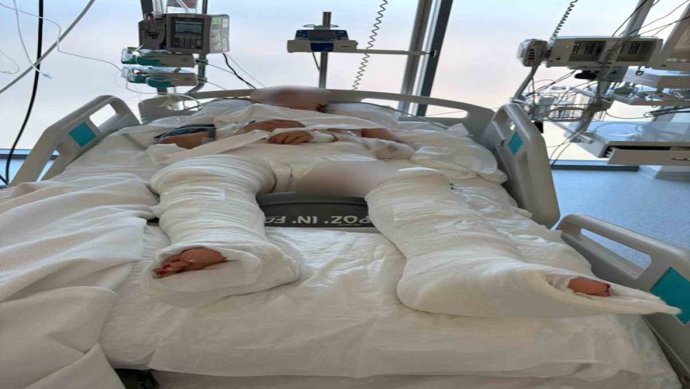 Otomobilin &ccedil;arptıktan sonra &uuml;zerinden ge&ccedil;tiği gen&ccedil; kız ağır yaralandı
