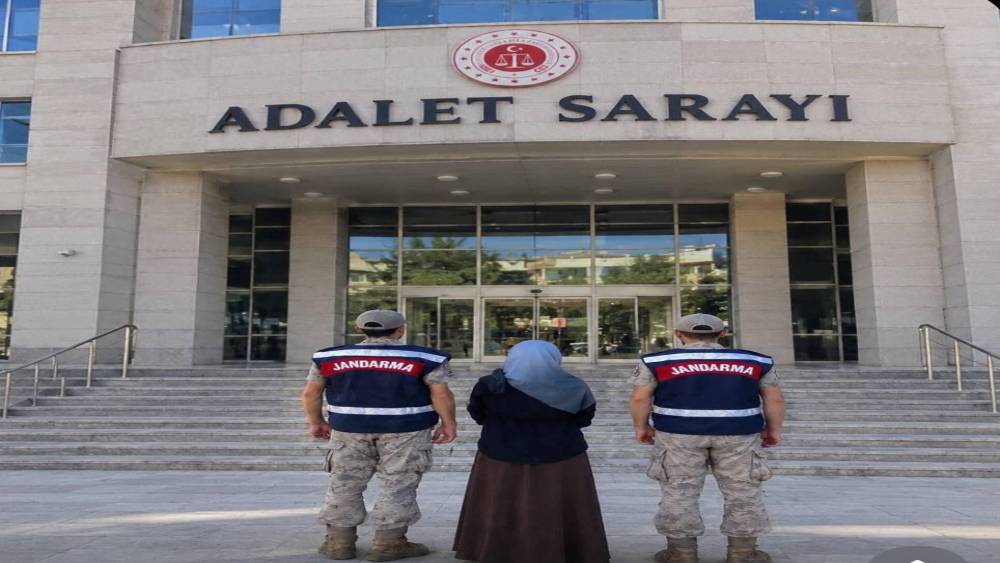 Hırsızlık su&ccedil;undan cezası bulunan şahıs yakalandı
