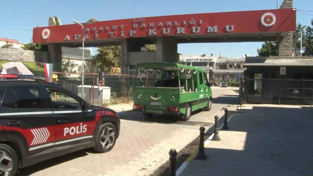 Kaşif Kozinoğlu&rsquo;nun feth-i kabir işleminin ardından alınan &ouml;rnekler Adli Tıp Kurumuna getirildi
