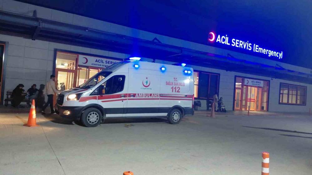 Osmaniye&rsquo;de otomobil ile motosiklet &ccedil;arpıştı: 1 yaralı
