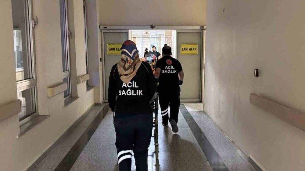 &Ccedil;ocukların tehlikeli oyunu hastanede bitti: 1 yaralı
