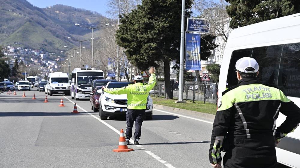 Ordu&rsquo;da trafik denetimleri: Bir haftada 20 bine yakın ara&ccedil; denetlendi
