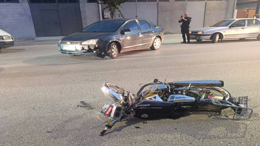 &Ccedil;orum&rsquo;da otomobil ile motosiklet &ccedil;arpıştı: 1 yaralı
