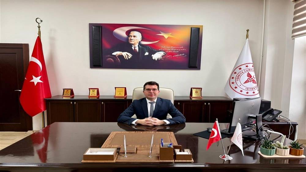 Kars Sağlık M&uuml;d&uuml;r&uuml; Uzman Dr. Arif Eker&rsquo;den Karbonmonoksit zehirlenmesi uyarısı
