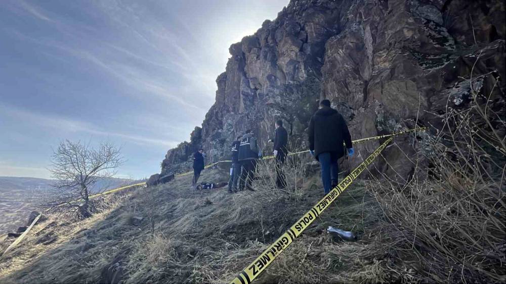 Ş&uuml;pheli &ouml;l&uuml;mde aileden cinayet iddiası
