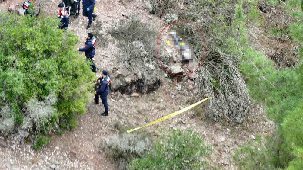 Tokat&rsquo;ta kayıp olarak aranan kişinin 100 metrelik u&ccedil;urumda cansız bedeni bulundu
