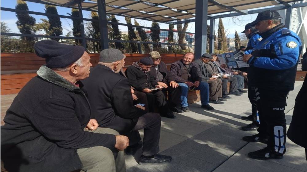 Niğde&rsquo;de narkotik ekiplerinden bilgilendirme etkinliği
