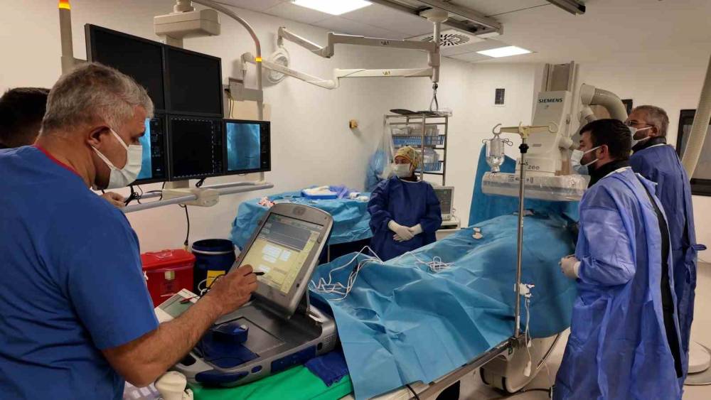 Niğde&rsquo;de kalıcı kalp pili uygulaması başladı
