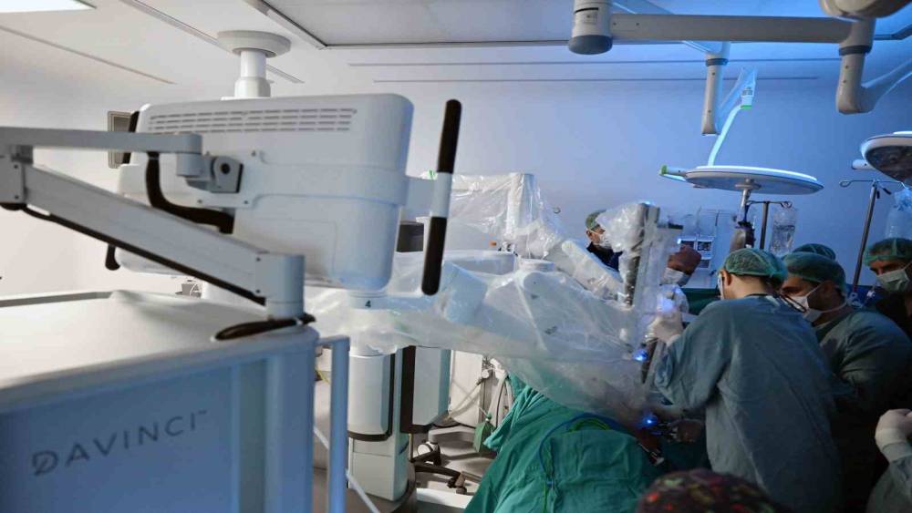 MCB&Uuml; Hafsa Sultan Hastanesi&rsquo;nde Robotik Cerrahi d&ouml;nemi başladı
