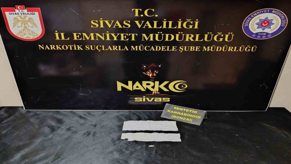 Sivas polisi uyuşturucu tacirlerine ge&ccedil;it vermedi
