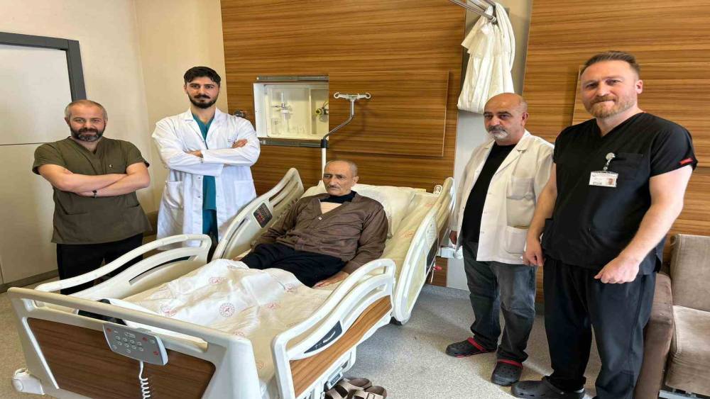 Van&rsquo;da 25 dakika kalbi duran hasta bypass ameliyatıyla kurtarıldı
