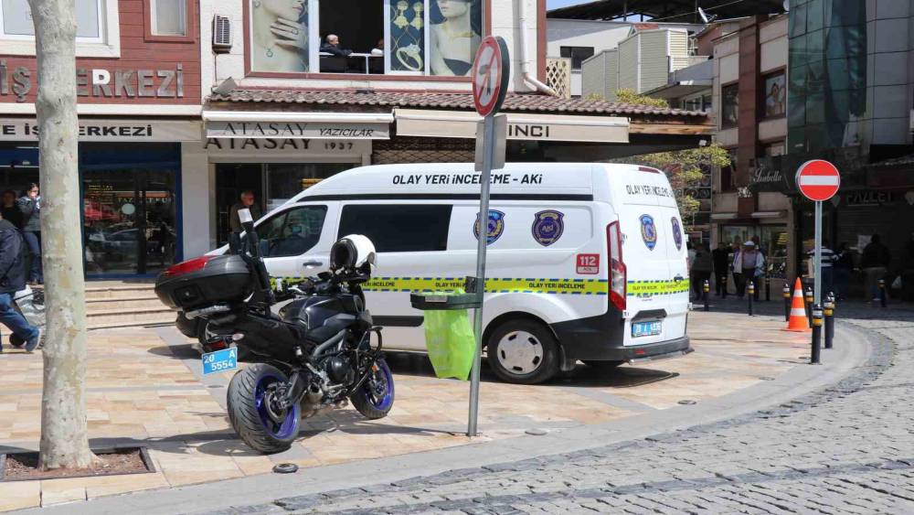 D&ouml;viz b&uuml;rosunda silahlı kavgada 1 kişi yaralandı
