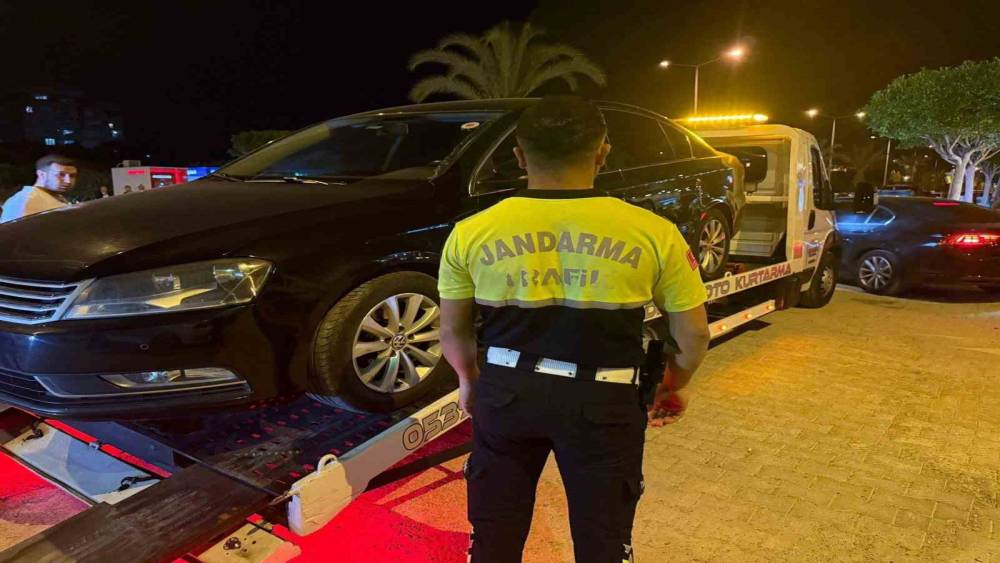 Alanya&rsquo;da korsan taşımacılık yapan 8 araca 835 bin TL ceza
