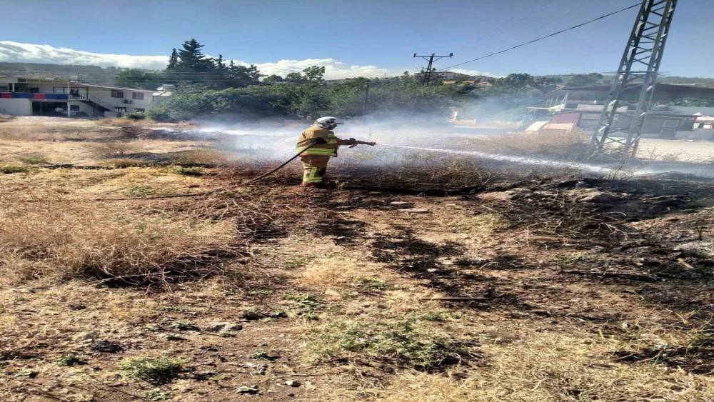Kırıkhan&rsquo;da bah&ccedil;e yangını

